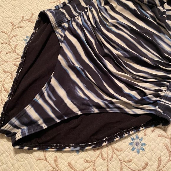 Size 8 Niptuck One Piece Swim Suit - Picture 3 of 9